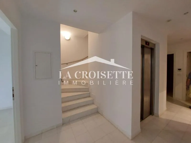 triplex meublé indépendant S+4 avec piscine à Gammarth ZTRL0106