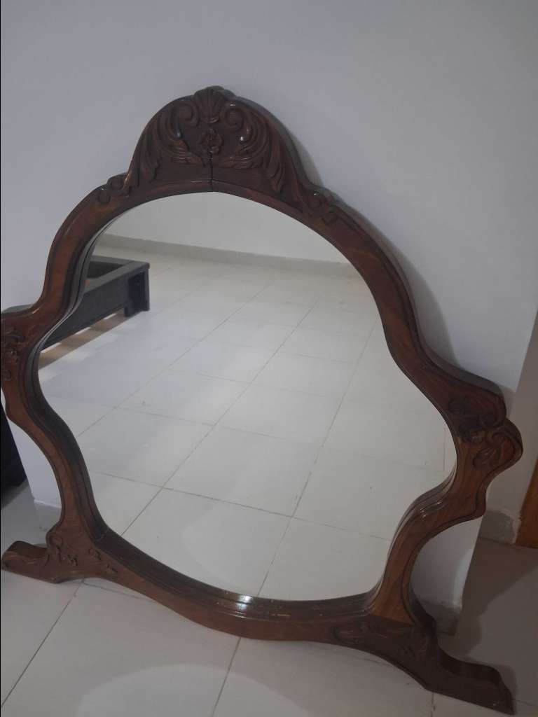 Lit et miroir a vendre