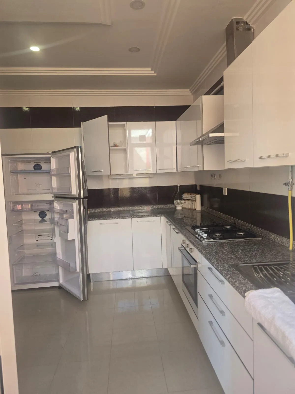 Avendre appartement s3 à Hammam sousse avce parking sousoll