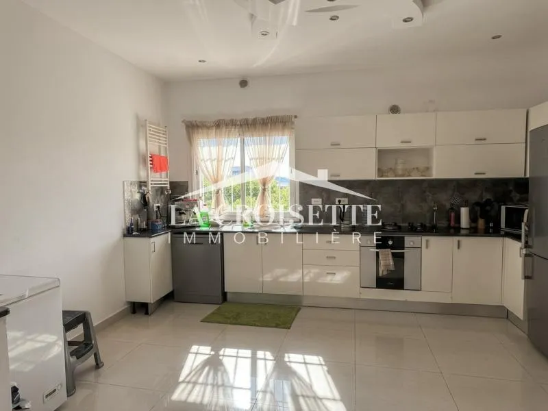 Villa plain-pied S+4 semi-meublée à La Marsa MVL0516