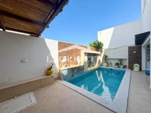 Villa plain-pied S+4 semi-meublée à La Marsa MVL0516
