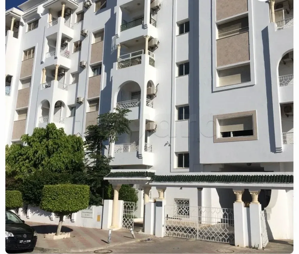un appartement s+2 vide a louer situé a centre urbain nord prés de clinique carthagène