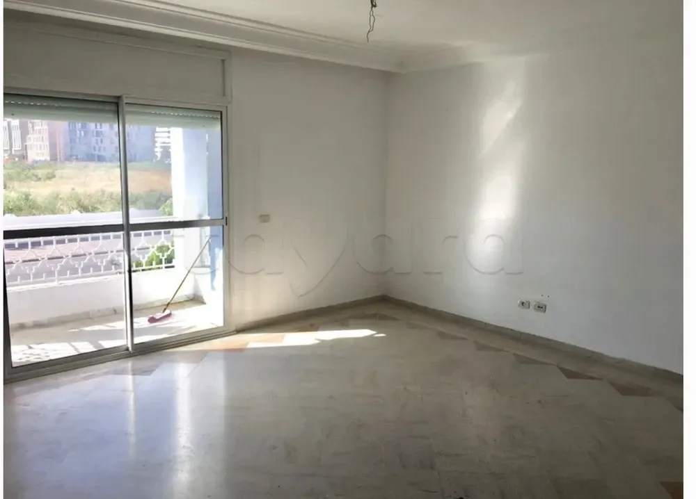 un appartement s+2 vide a louer situé a centre urbain nord prés de clinique carthagène