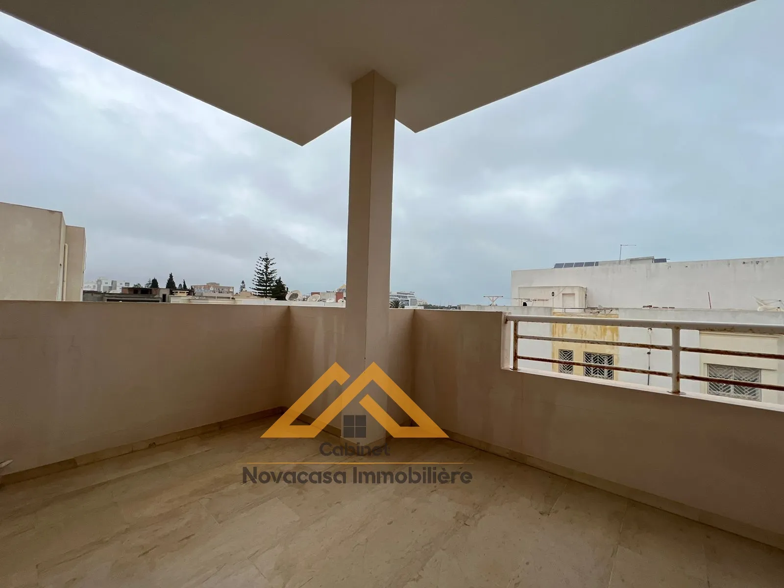 À Louer – Étage de villa S+3 à Khzema Est
