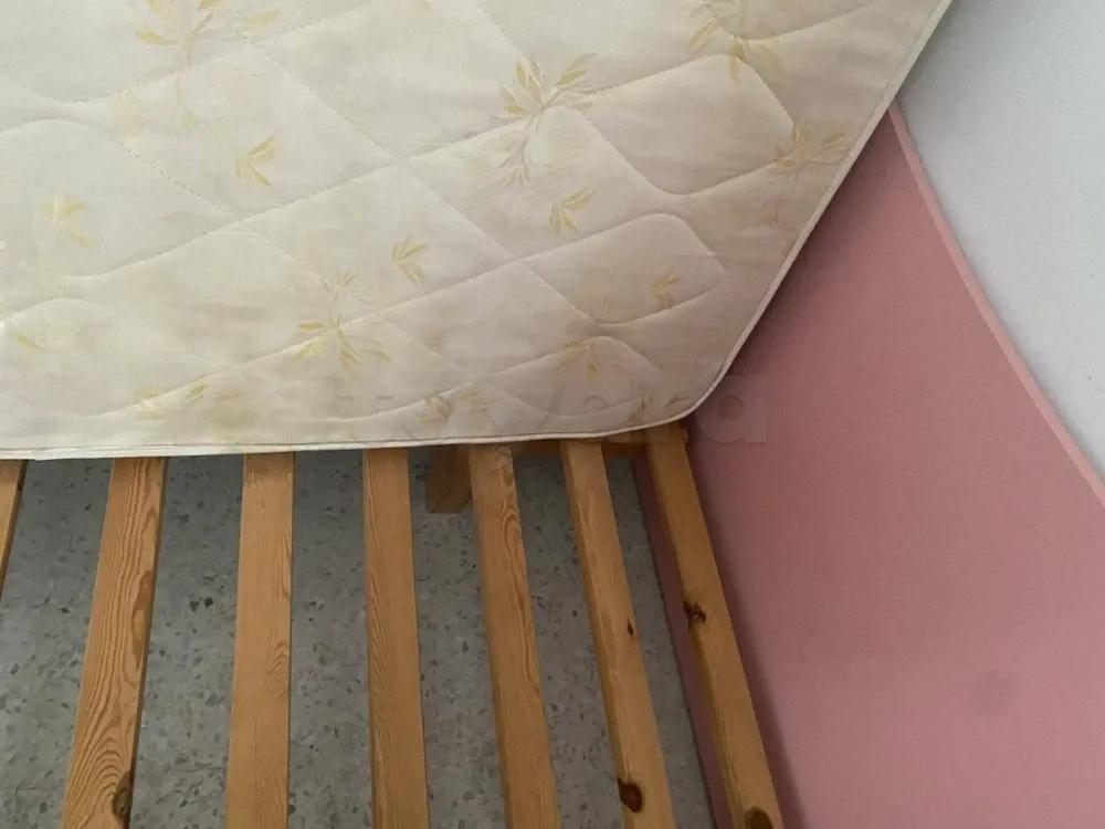 Chambre fille en bonne état+matelas gratuit