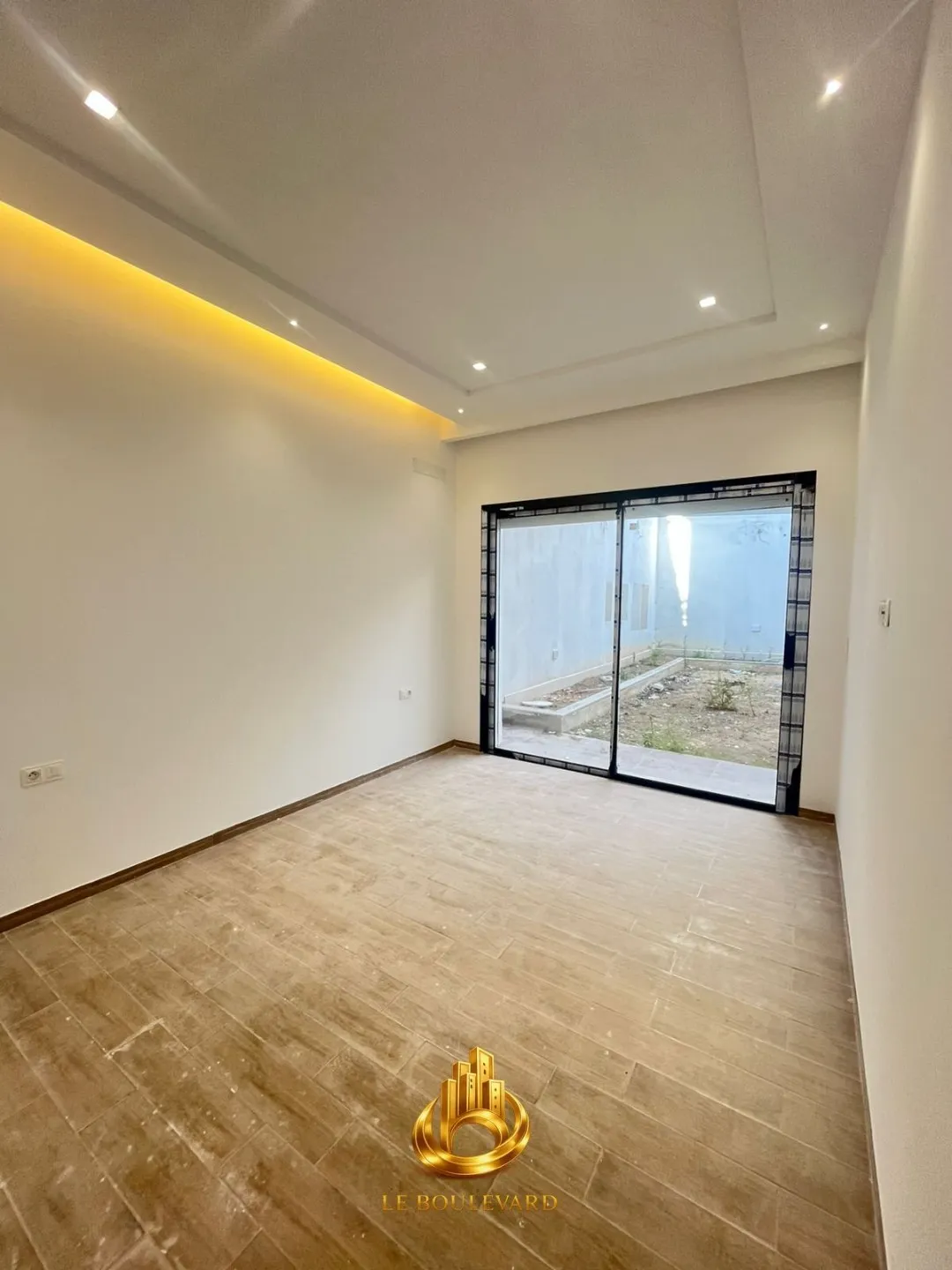 À Louer Villa duplex S+3 très haut standing, jamais habitée à Hammamet Nord