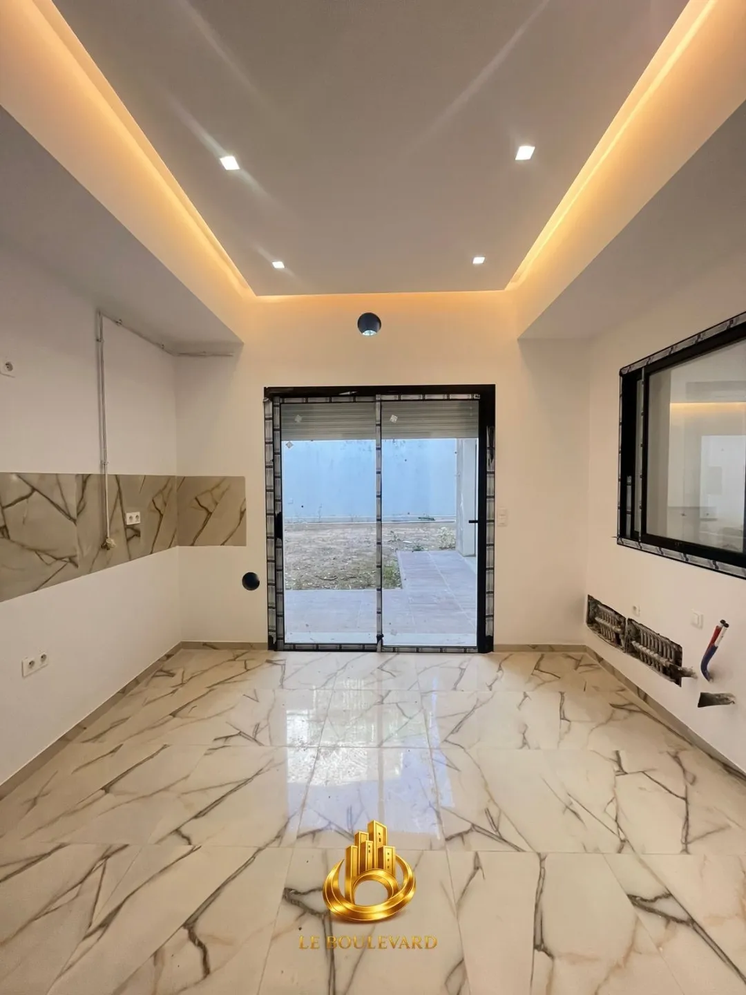 À Louer Villa duplex S+3 très haut standing, jamais habitée à Hammamet Nord