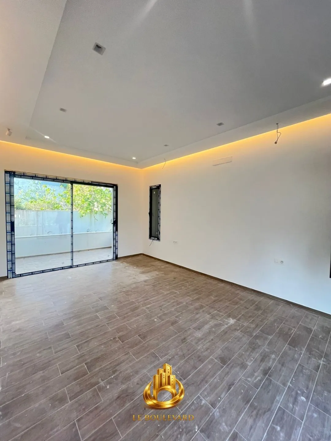 À Louer Villa duplex S+3 très haut standing, jamais habitée à Hammamet Nord