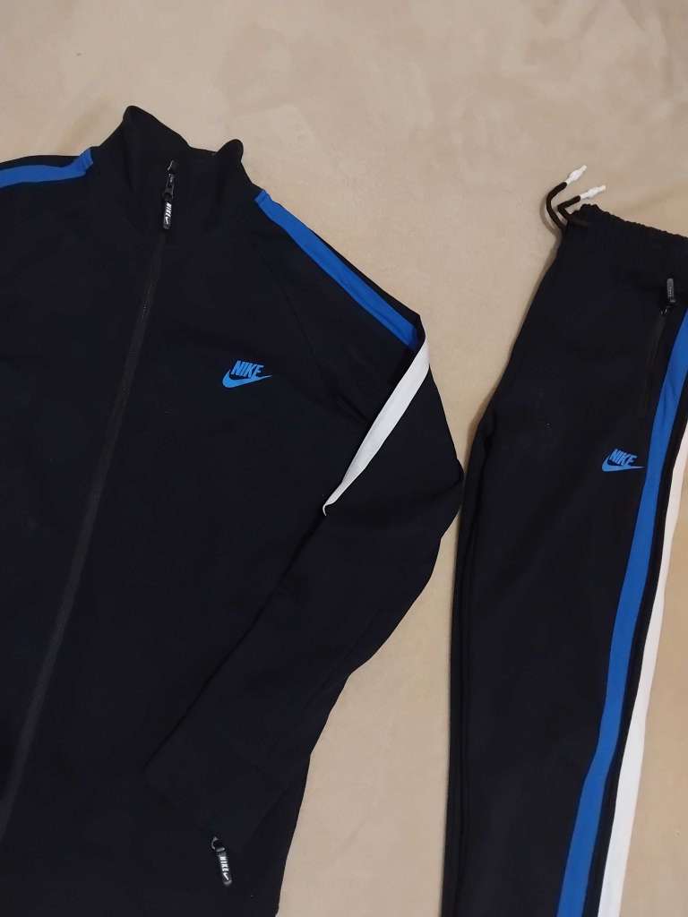 Survétement. Nike
