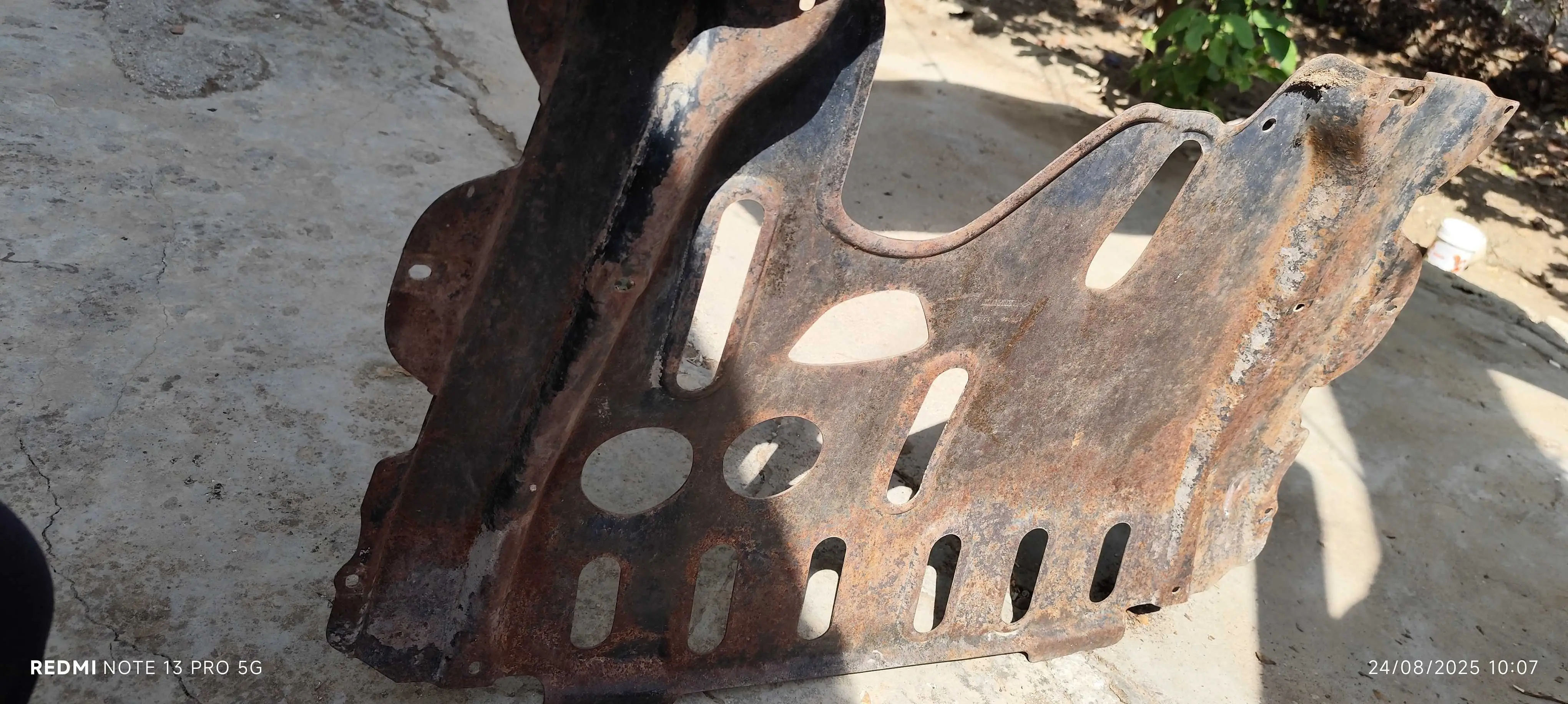Cache sous moteur