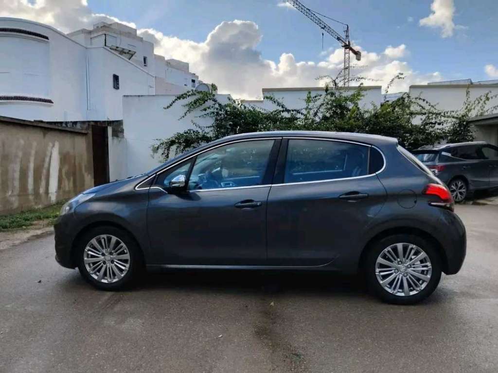 PEUGEOT 208 SÉRIE SPÉCIALE CITY TRÈS PROPRE 