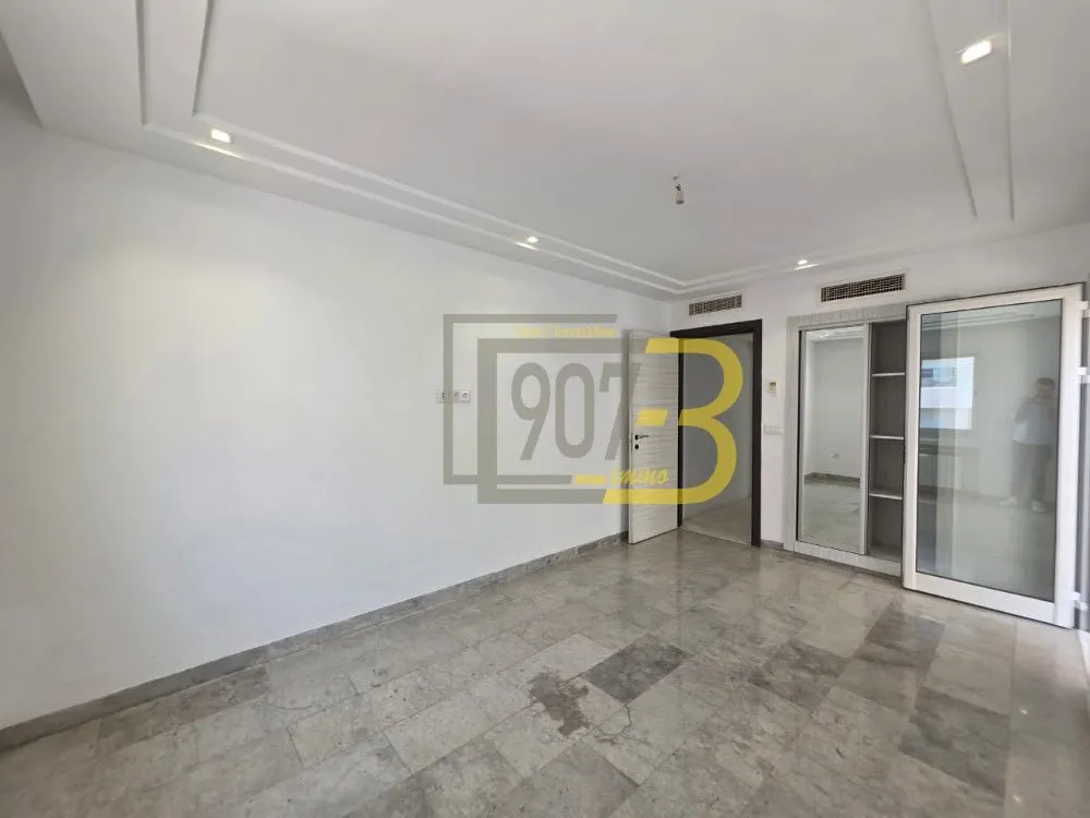 À VENDRE à Ennaser Superbe Appartement S+1 avec terrasse et vue dégagée