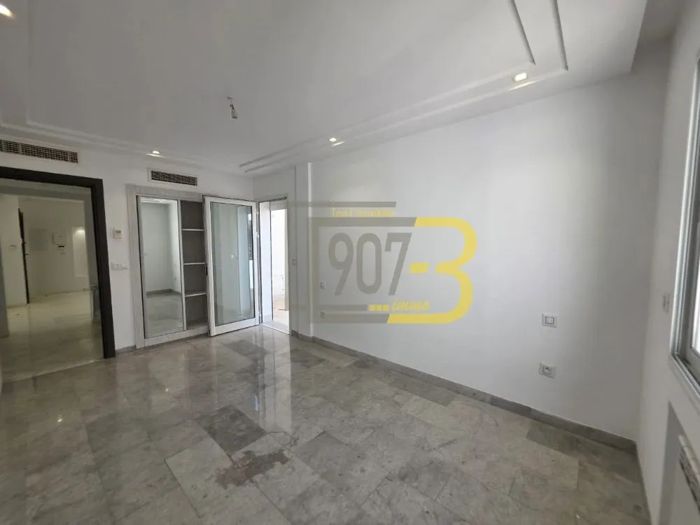 À VENDRE à Ennaser Superbe Appartement S+1 avec terrasse et vue dégagée