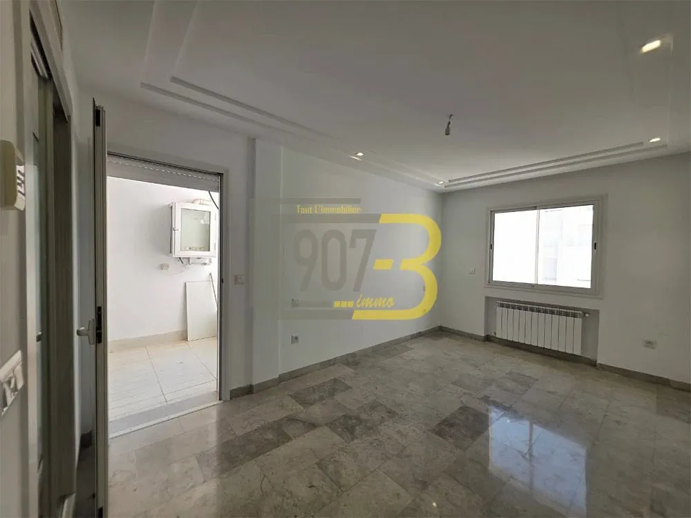 À VENDRE à Ennaser Superbe Appartement S+1 avec terrasse et vue dégagée