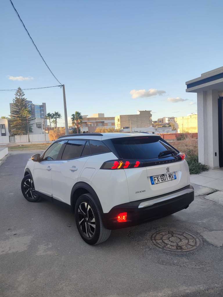 PEUGEOT 2008