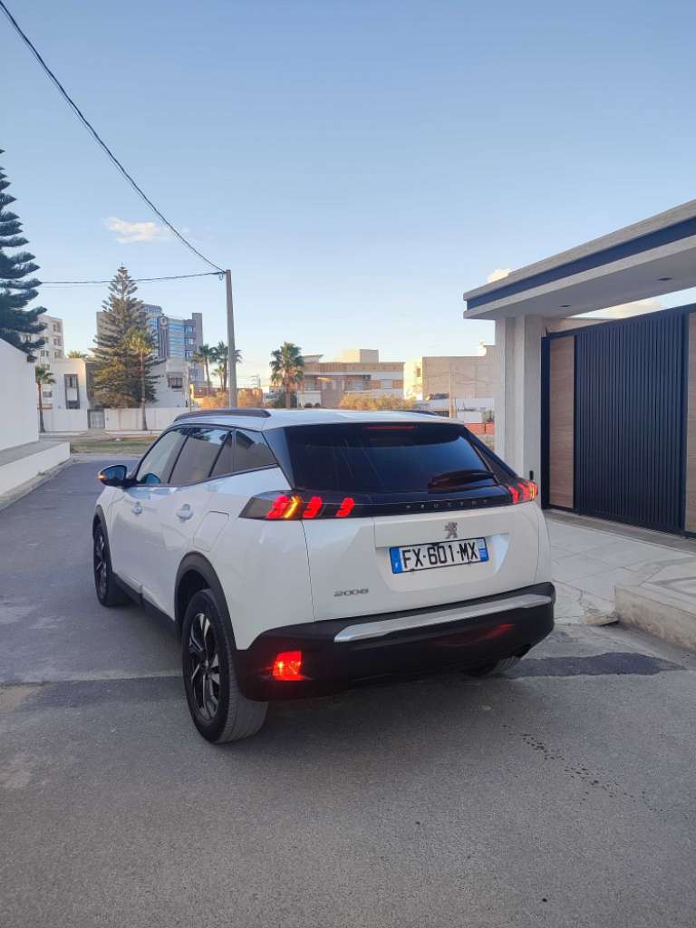 PEUGEOT 2008