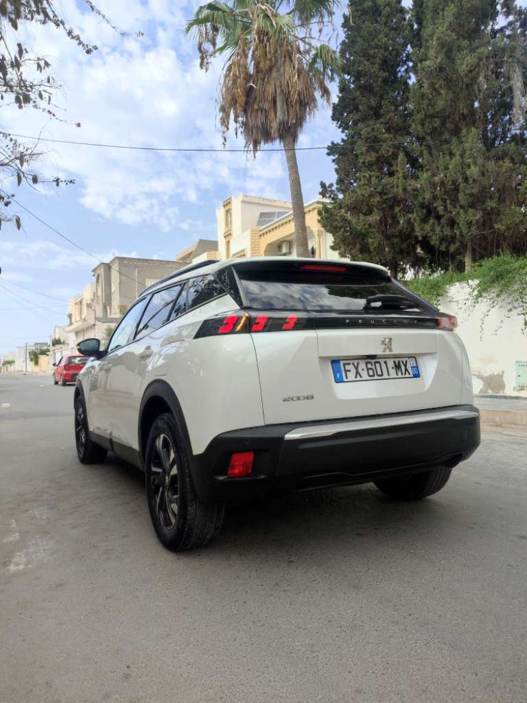 PEUGEOT 2008