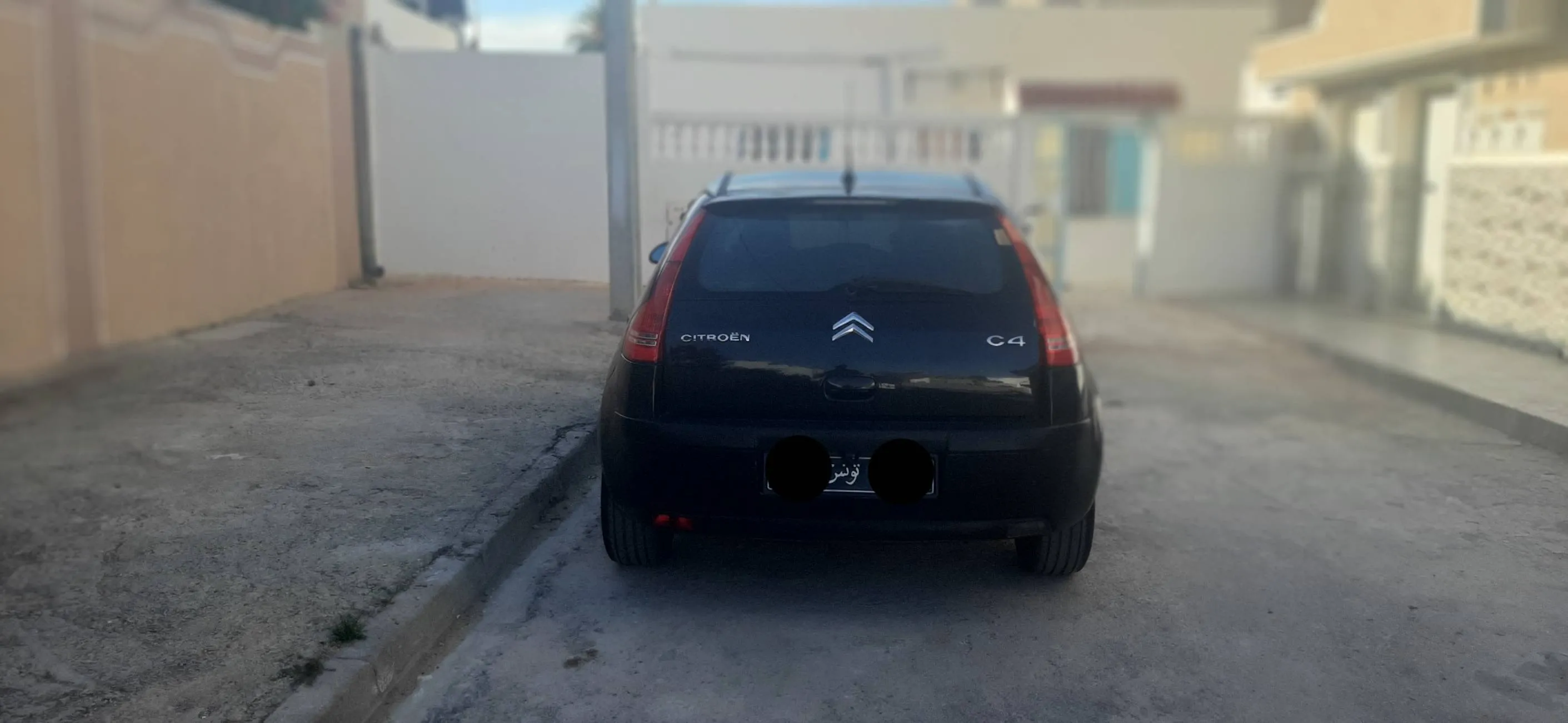 Citroën C4 essence année 2005 en bon état