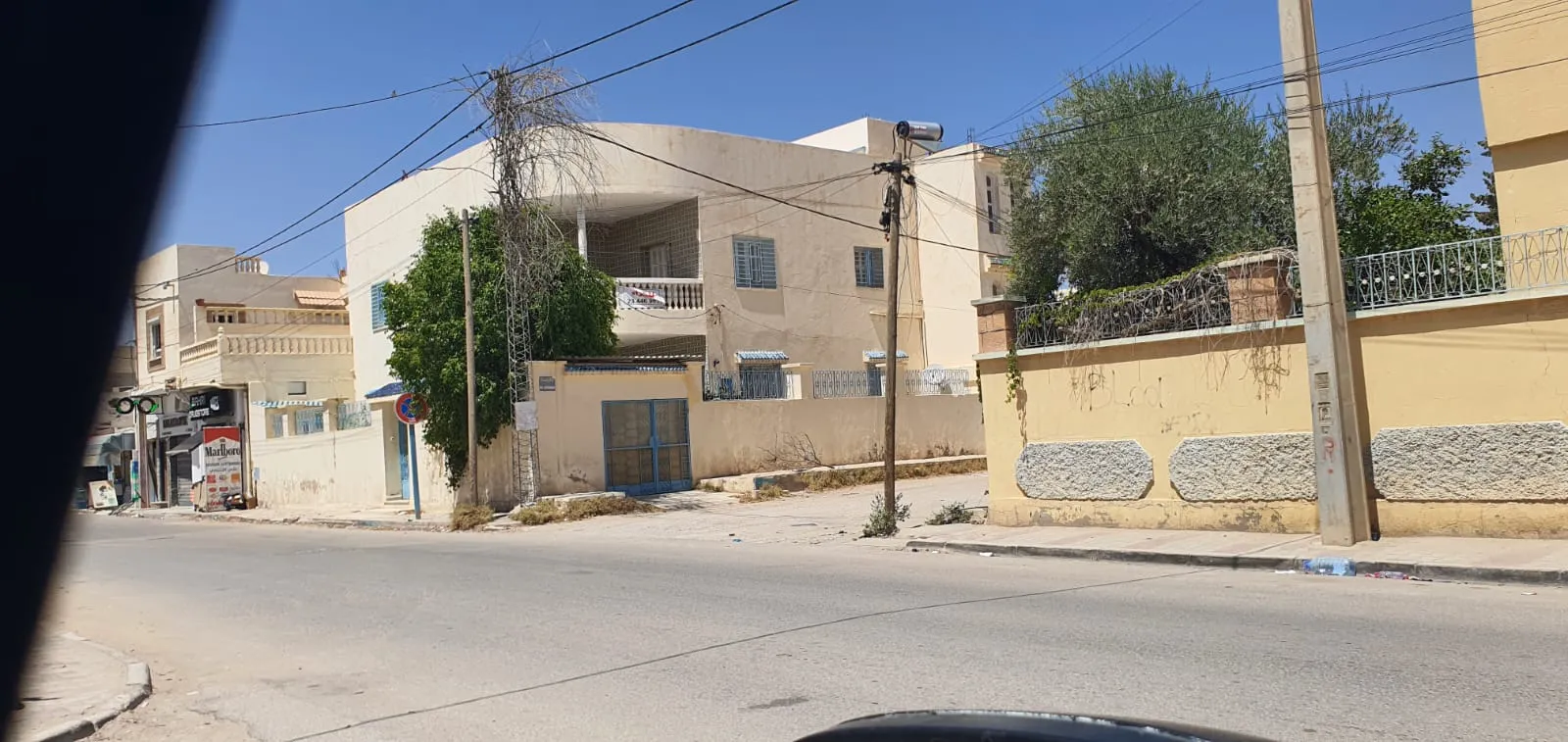 À Louer: Superbe étage de villa S+3 destinée pour usage bureautique ou habitation