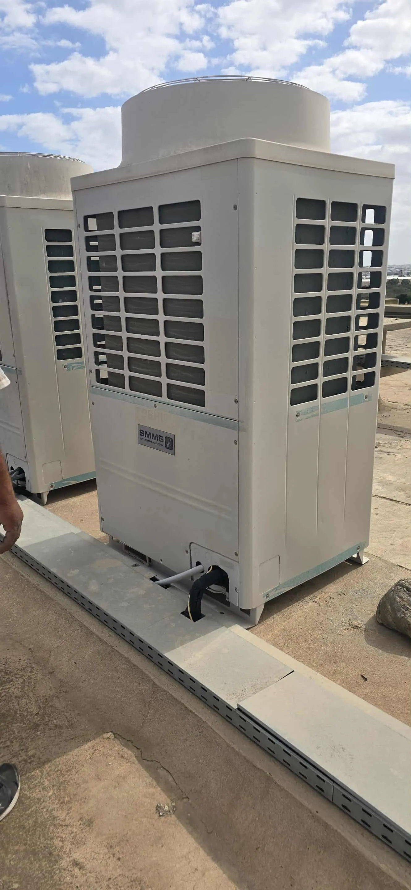 A vendre groupe 2 clim centrale toshiba chaud / froid