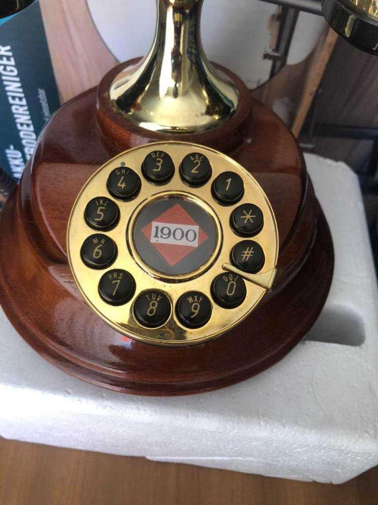 Téléphone antique en bois tt neuf