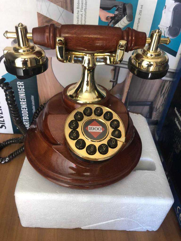 Téléphone antique en bois tt neuf