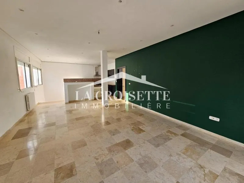 Etage de villa s2 avec terrasse à La Marsa MAL3507