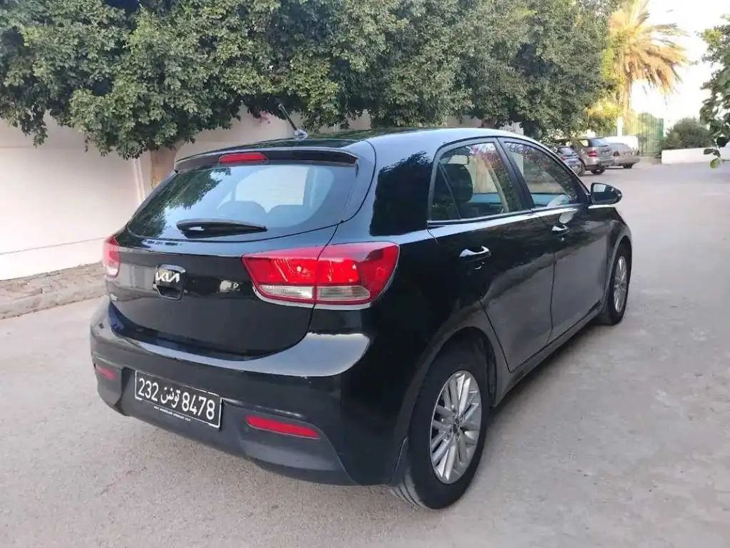 KIA RIO COUPÉ PREMIÈRE MAIN EN EXCELLENT ÉTAT 