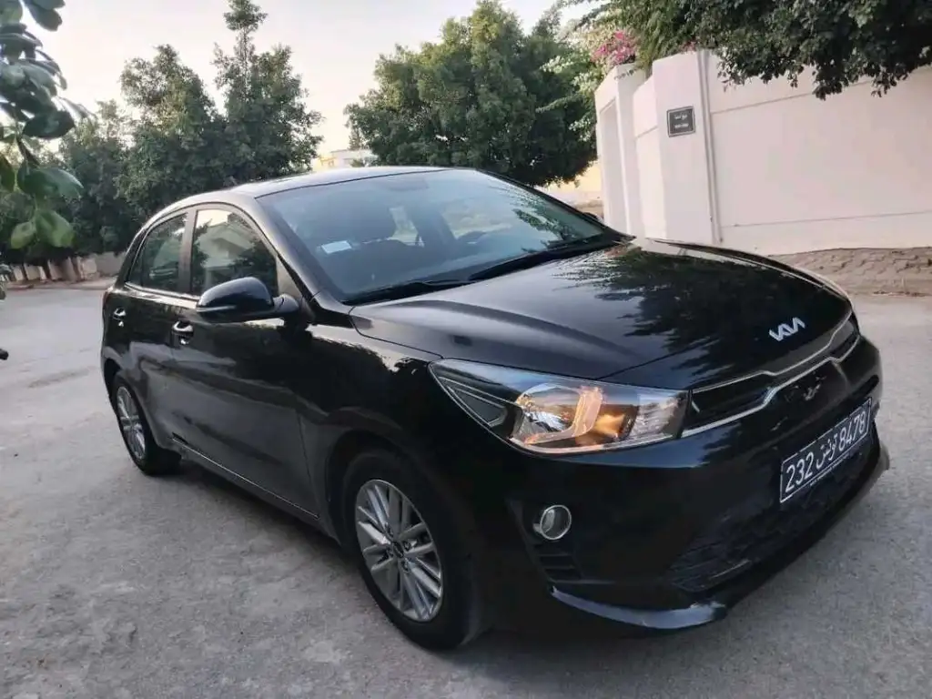 KIA RIO COUPÉ PREMIÈRE MAIN EN EXCELLENT ÉTAT 
