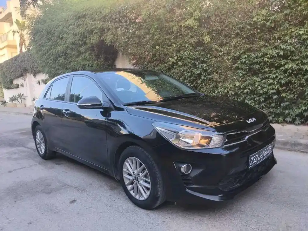 KIA RIO COUPÉ PREMIÈRE MAIN EN EXCELLENT ÉTAT 