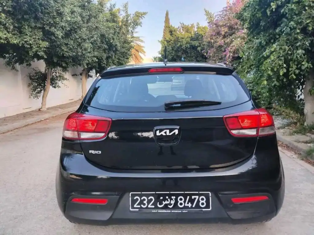 KIA RIO COUPÉ PREMIÈRE MAIN EN EXCELLENT ÉTAT 