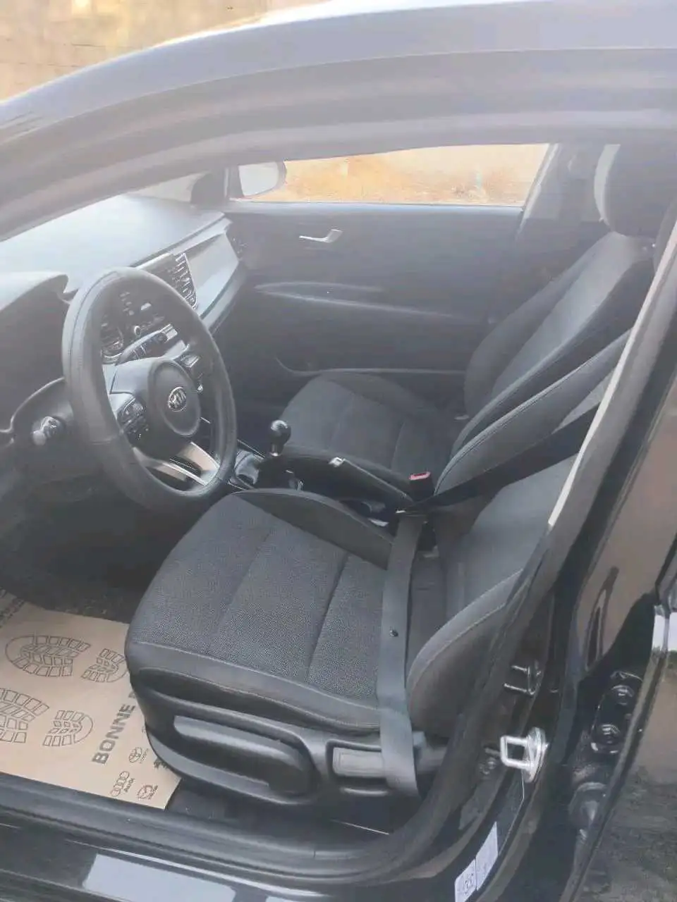 KIA RIO COUPÉ PREMIÈRE MAIN EN EXCELLENT ÉTAT 