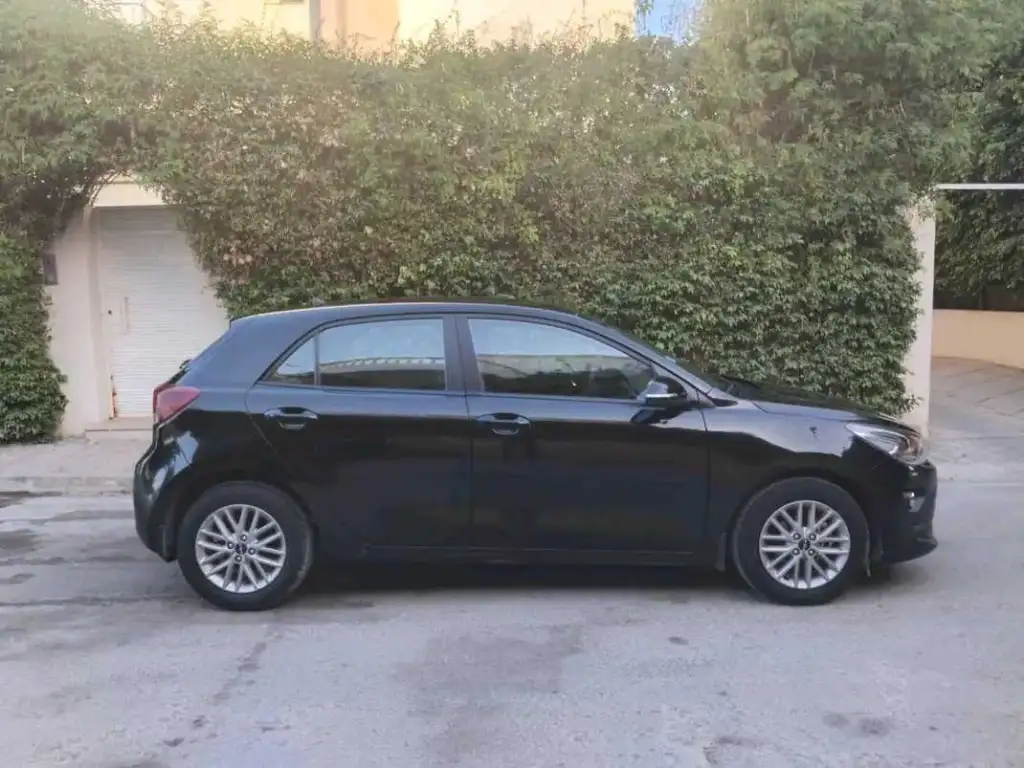 KIA RIO COUPÉ PREMIÈRE MAIN EN EXCELLENT ÉTAT 