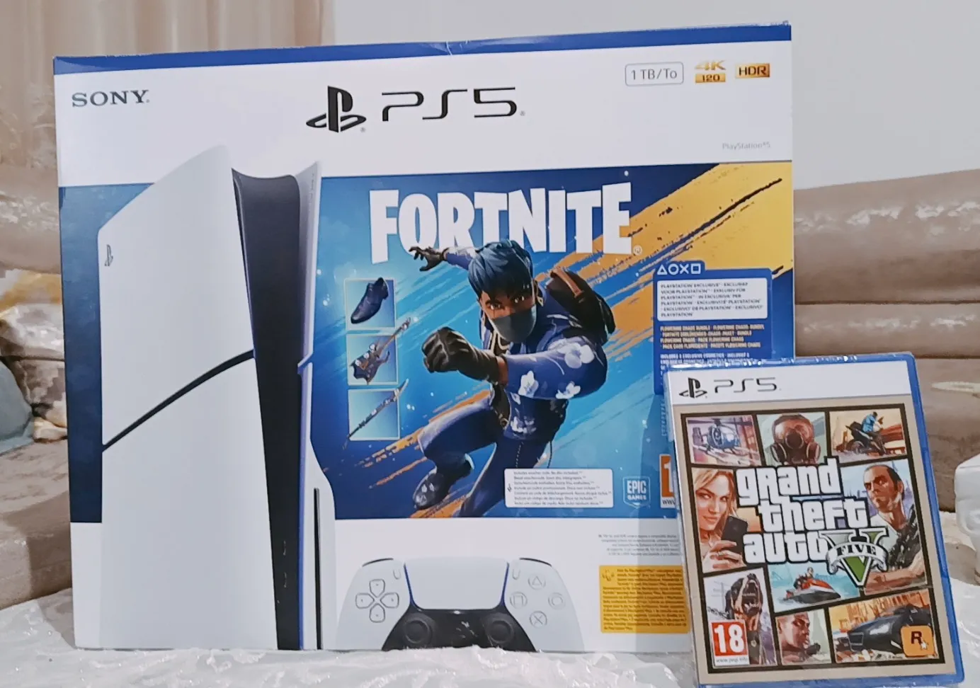🟢🎮 À VENDRE : PS5 – Fortnite® Flowering Chaos Edition (LIMITÉE) + GTA 5 NEUF 🎮🟢