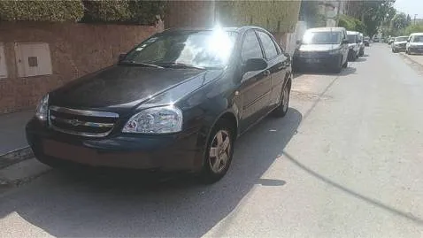 Femme vend chevrolet optra 1ère main