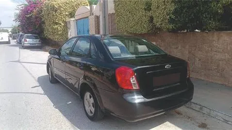 Femme vend chevrolet optra 1ère main