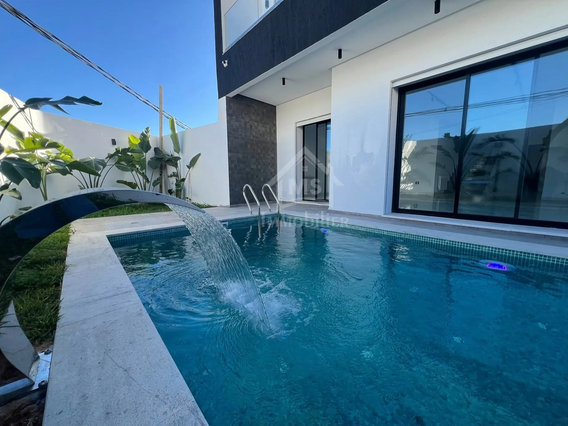 Un triplex avec piscine à Hammamet Nord à vendre 51355351