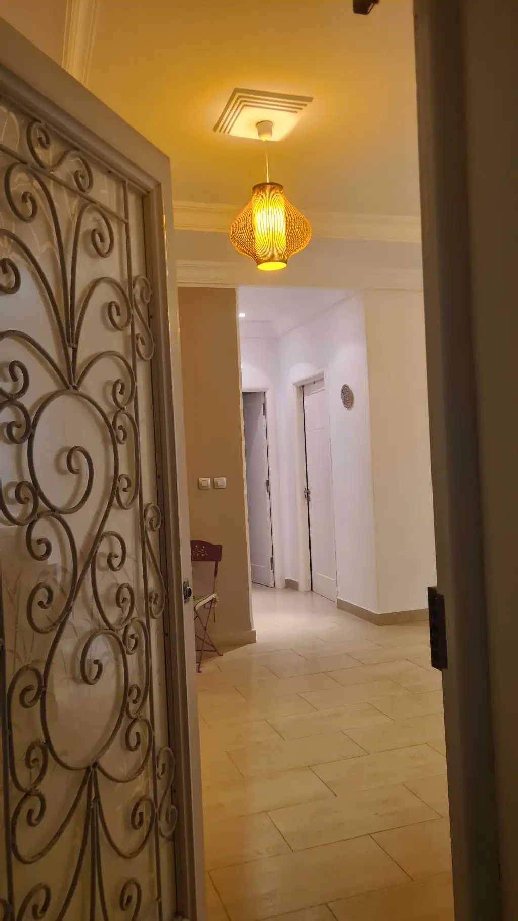 للبيع طابق أول وراء قبة النحاس منوبة