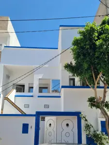 للبيع طابق أول وراء قبة النحاس منوبة