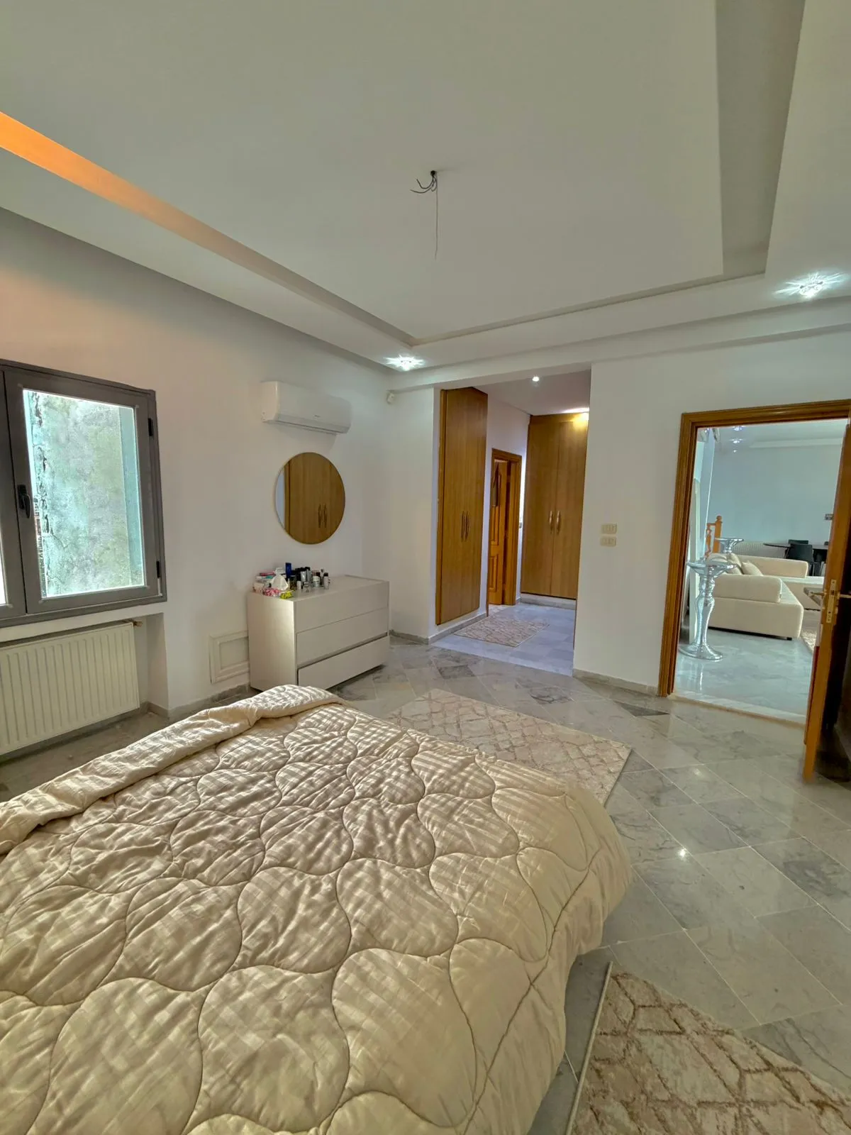 À VENDRE – PENTHOUSE VUE MER EXCEPTIONNELLE À KHZEMA EST