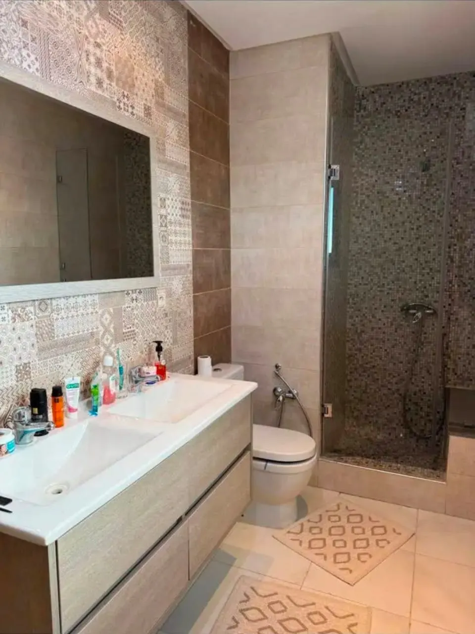 À VENDRE – PENTHOUSE VUE MER EXCEPTIONNELLE À KHZEMA EST