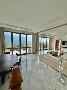  À VENDRE – PENTHOUSE VUE MER EXCEPTIONNELLE À KHZEMA EST 