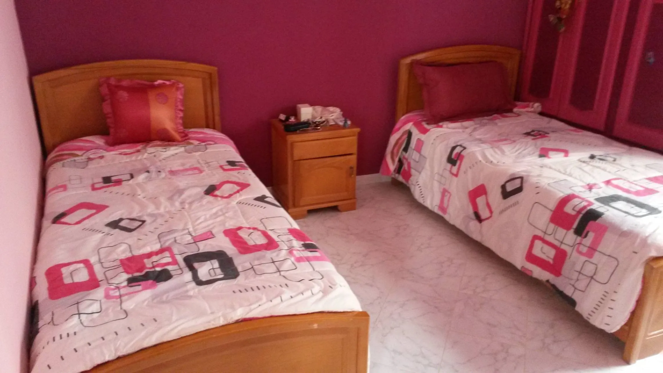 للبيع طابق فيلا + مسكن أرضي مستقلان قرب الواحة في دقاش