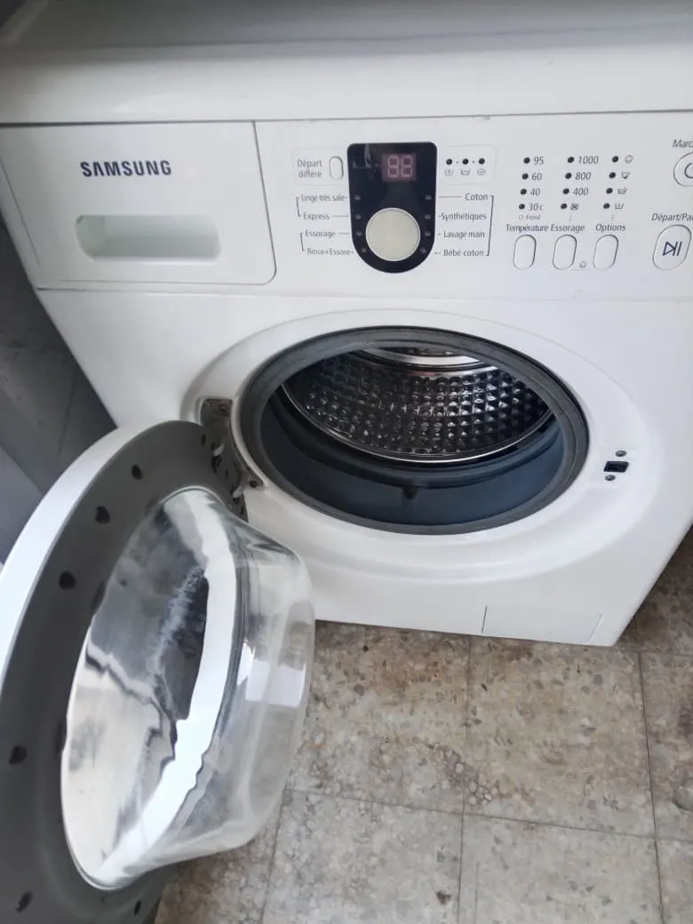Machine à laver SAMSUNG 6 kg état Propre 