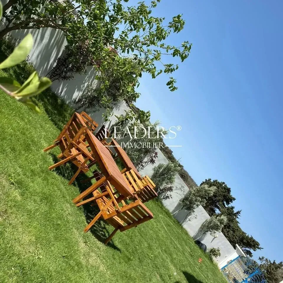 للبيع: شقة S+2 بإطلالة على البحر 🌊 - تقع في الزهرة، شاطئ قليبية 🌞 ✅ر (≈ 56 ألف يورو) 🔹 REF: NA1540