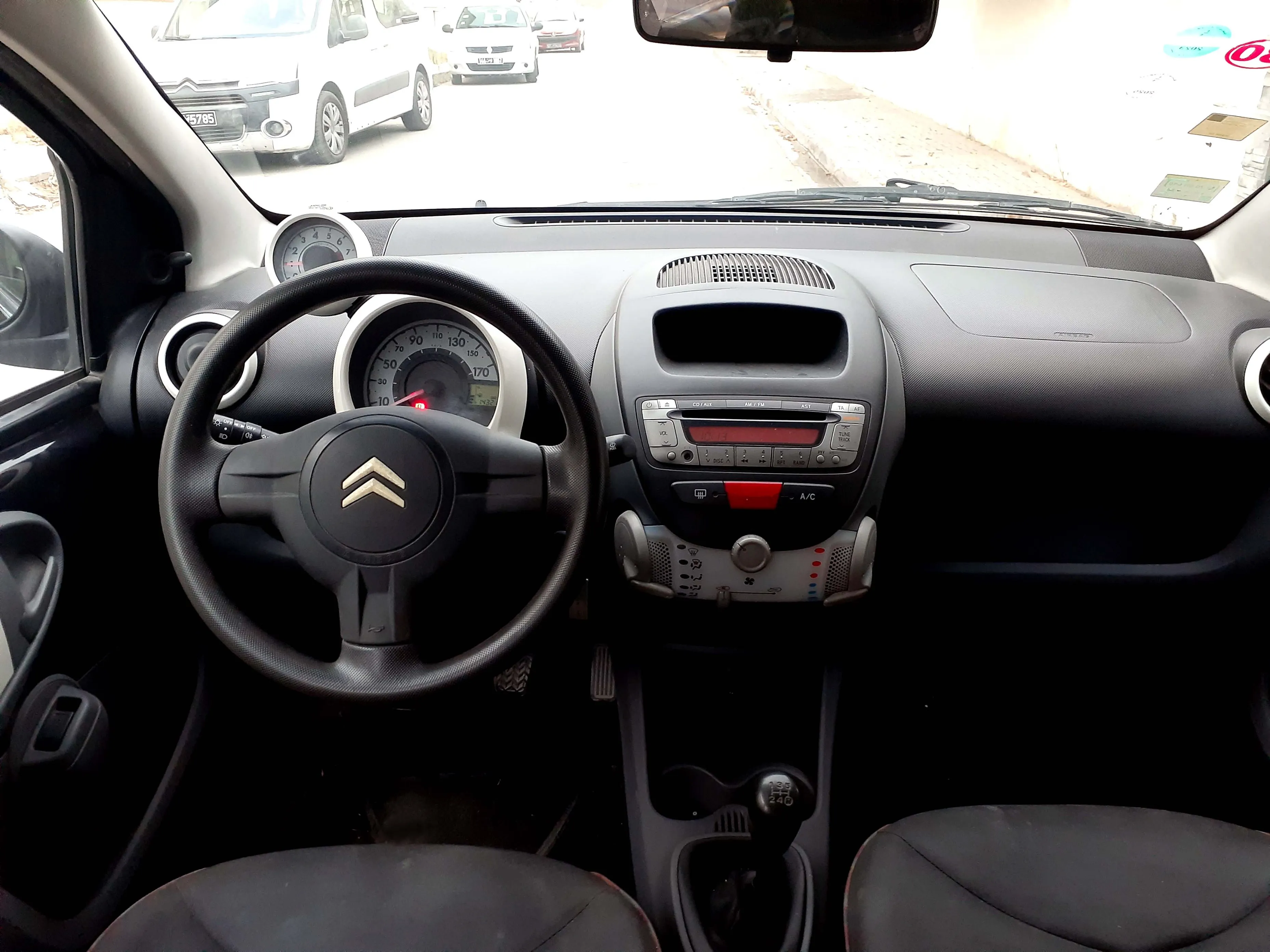 Citroën c1 première main 140km tu 185