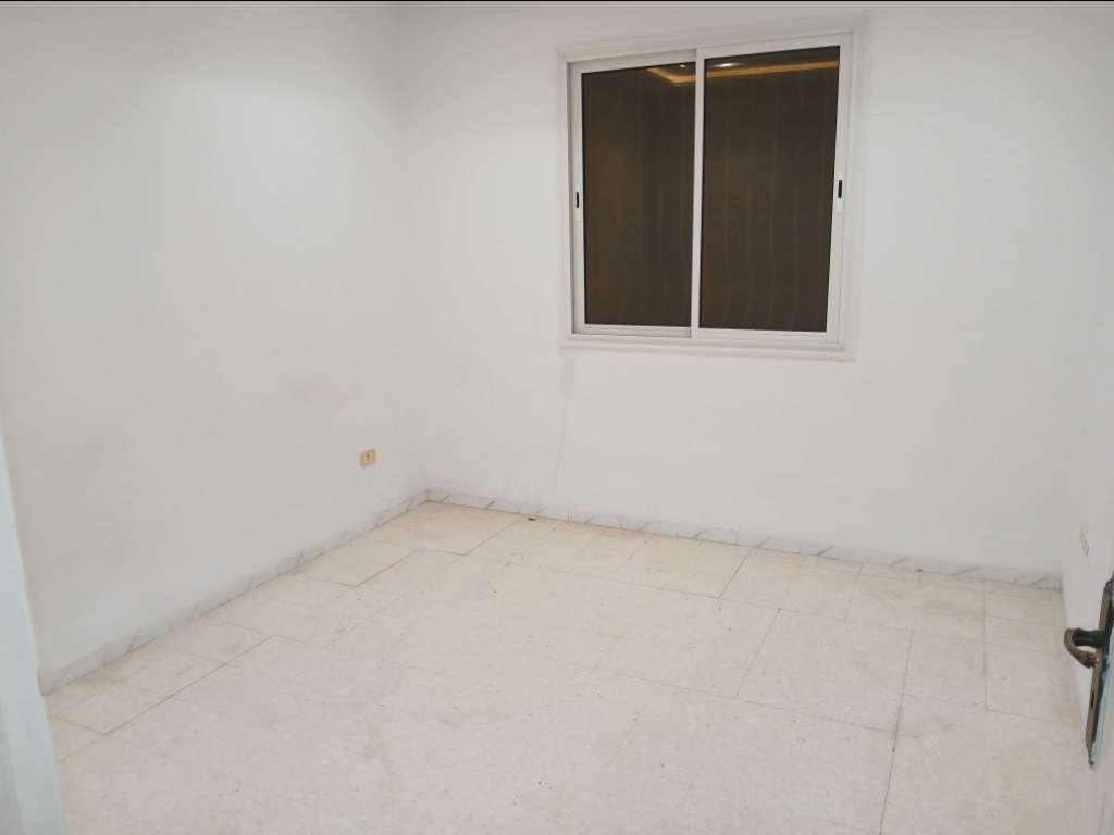 Maison a akouda  Spacieux S+4 en Rez-de-Chaussée - À Louer