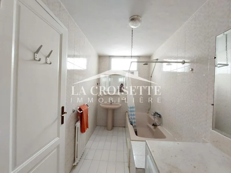 Duplex s1 meublé pieds dans l'eau à La Marsa MDL0702
