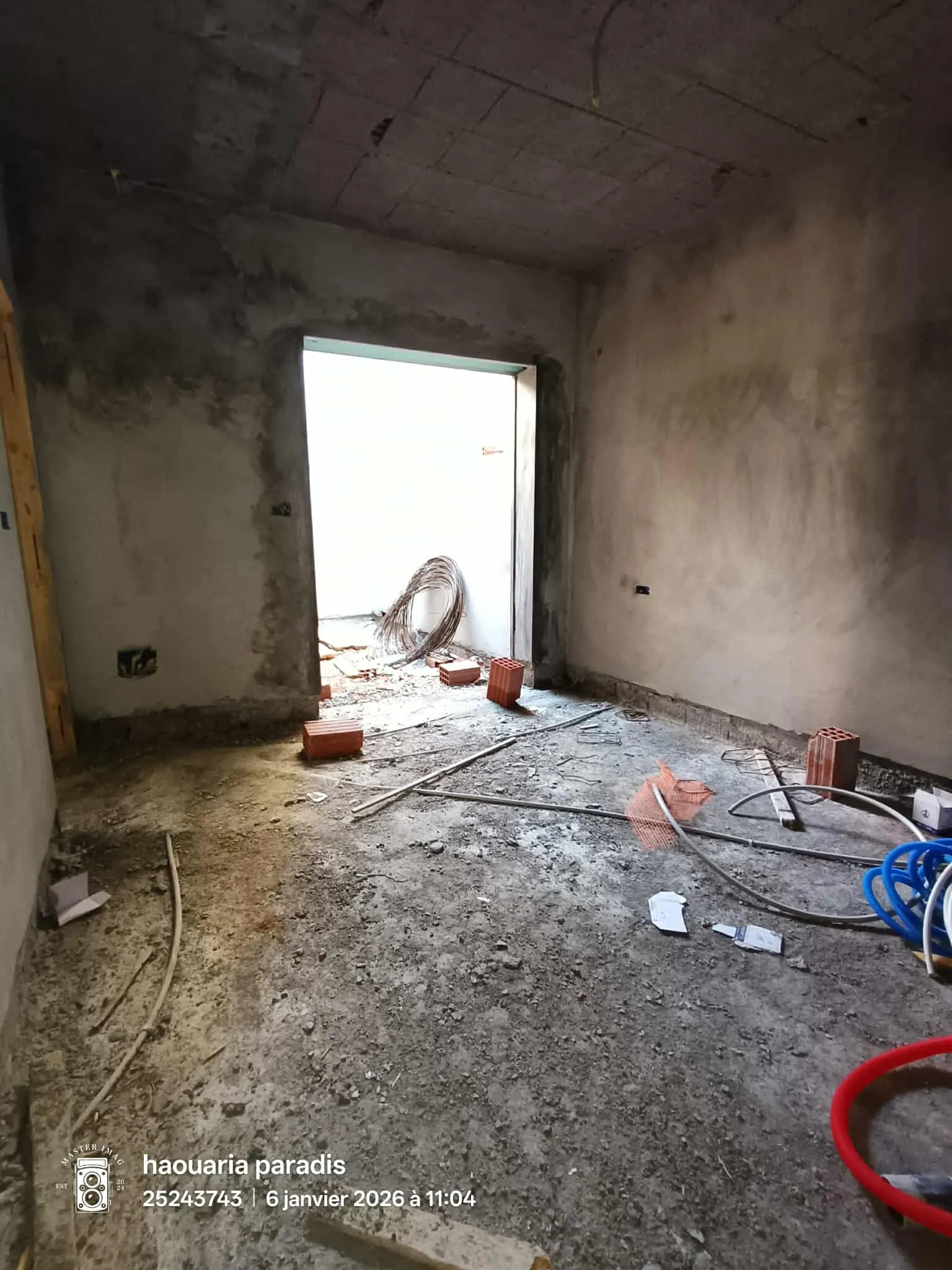 للبيع منزل مستقل في طور الانجاز نسلموه جاهز للسكن في الشاطئ القبلي الهوارية