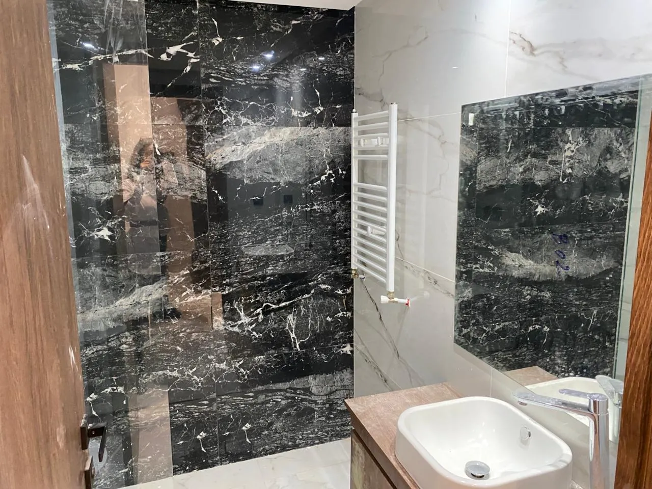 Au Jardin de Carthage A vendre un appartement S1 haut standing dans une résidence chic